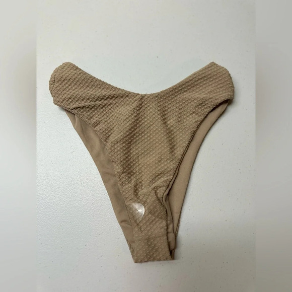 PLT Latte Waffle Texture High Leg Bikini Bottom Size 8 - Picture 2 of 5